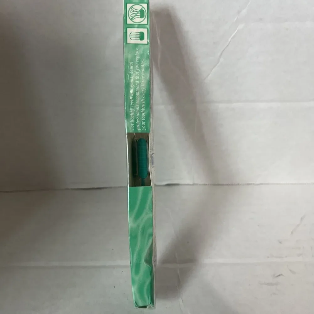 Butler Gum Toothbrush #475 Sensitive‎ Compact Head